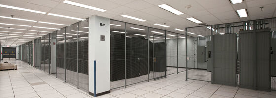 600*600mm / 590*590mm / 610*610mm Anti Static Flooring With 3mm Thickness